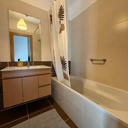 Cozy & Modern In Algarve Near & Town *